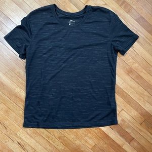 M Nike dryfit tee.